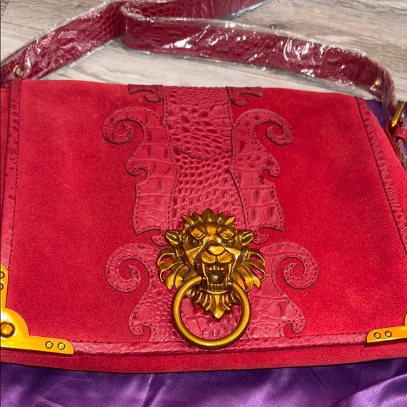 Sharif Red and Gold Crossbody Bag with Lion Doorknocker and Dustbag - Picture 3 of 11